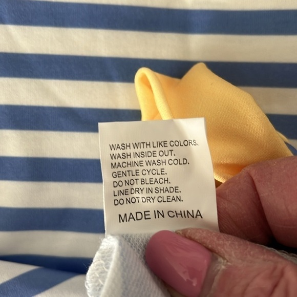 NWOT Women’s Blue And White Striped Top Size XXL - Picture 9 of 9